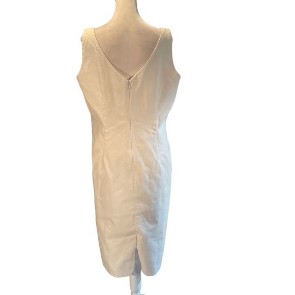 Bloomingdale’s White Waffle Fabric Sleeveless V-Neck Zip Up V-Back Midi Dress 14 - Picture 2 of 8